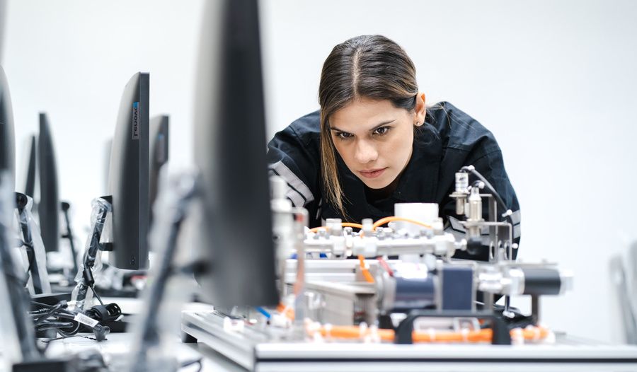 CV efficace et percutant dans le domaine de l'industrie et de l'ingénierie. 